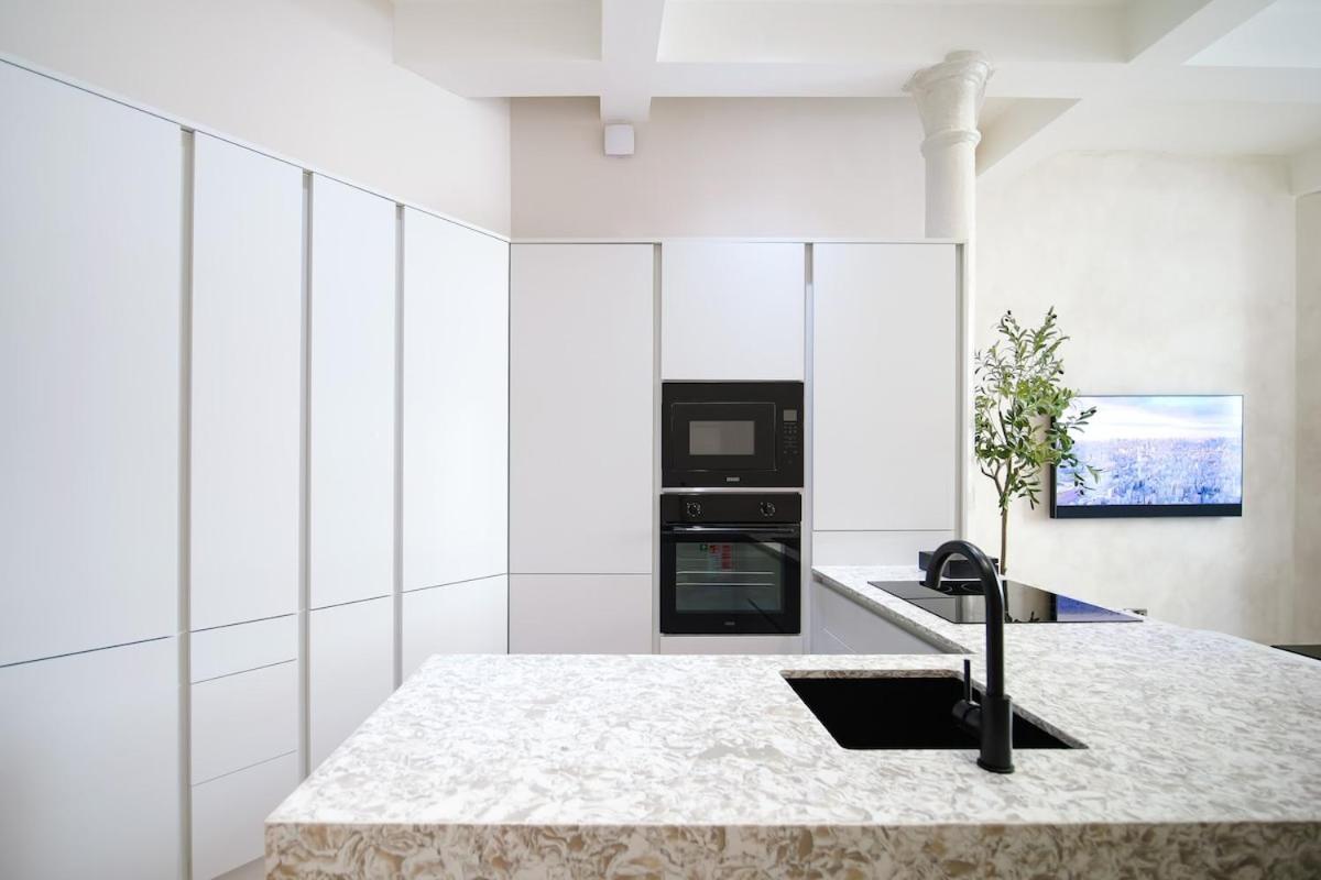 Japandi By The Heim Residences Манчестер Екстер'єр фото