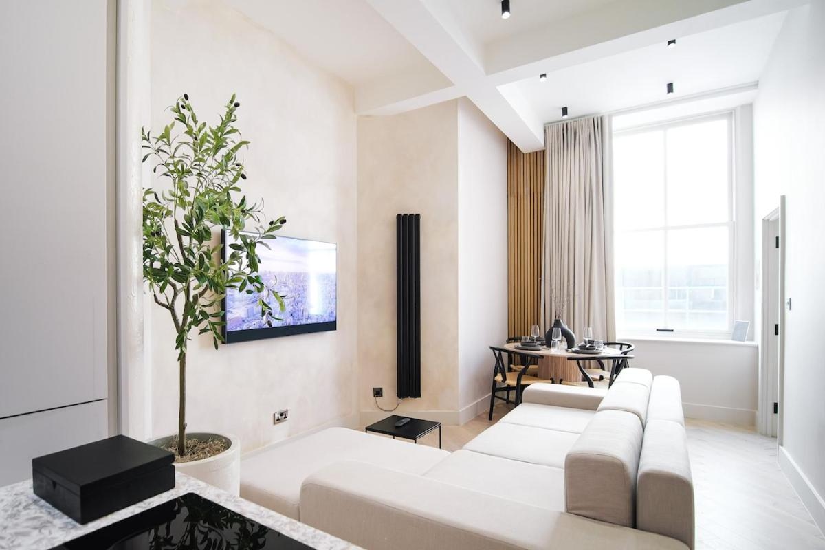 Japandi By The Heim Residences Манчестер Екстер'єр фото